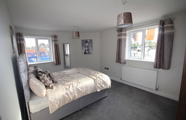 Holden Court - Photo 6