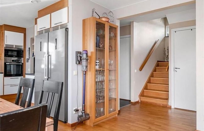 5-bed-rooms House With Jacuzzi, Free Parking, and 2 Toilets-bath in Malmö - Photo 12