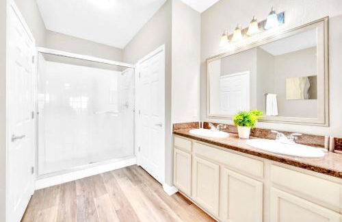 Modern 3BR Condo Near Disney- Pool and Hot Tub - Foto 32