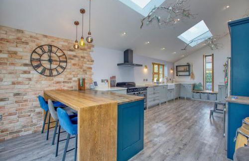 Countryside Retreat with Hot Tub - Photo 1