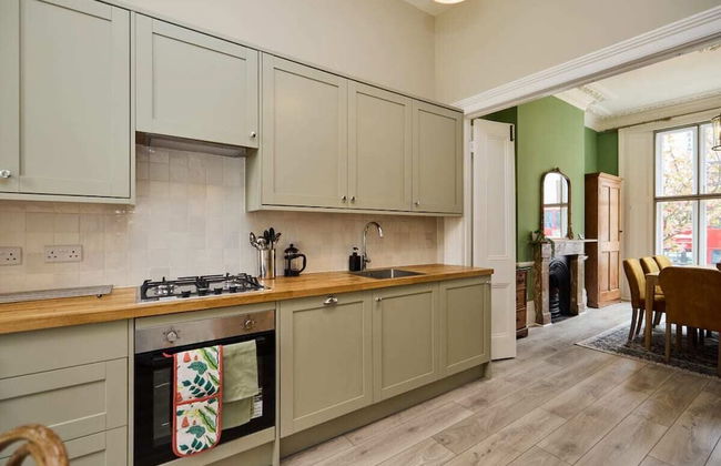 The Earl's Court Hideout - Lovely 4bdr House With Garden - Foto 8