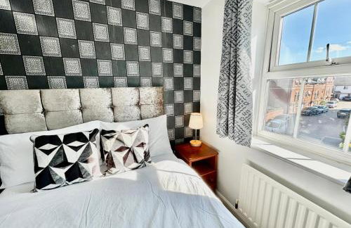 Mannys Apartment - Nice & Cozy 4Bed Flagship Lodge - Photo 17