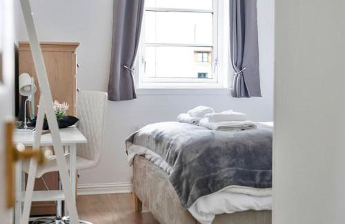 GuestReady - Stylish Apt w/ Parking near Edinburgh - Photo 23