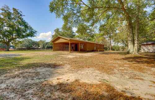 6 Mi to Main St Poplarville Cabin with Pasture View - Foto 25