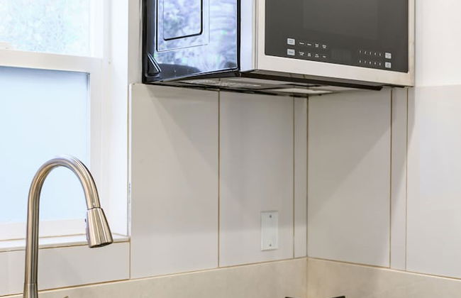 Scenic Retreat With Deck Stunning Views in LA - Foto 38