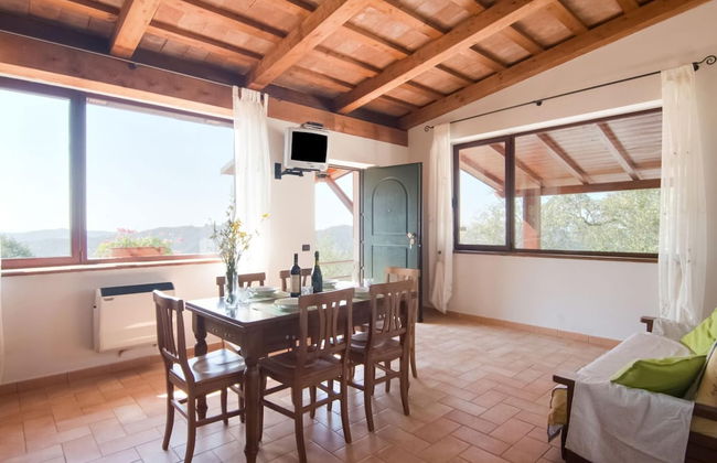 Cozy Farmhouse in Apecchio with Hot Tub - Foto 24