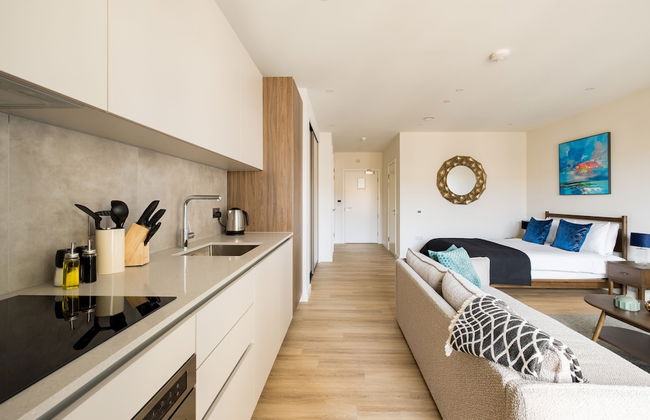 London Greenford by Charles Hope - Foto 22