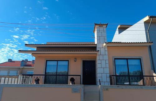 Casa da Mimosa, a 100 metros da praia de Vila Chã - Foto 1