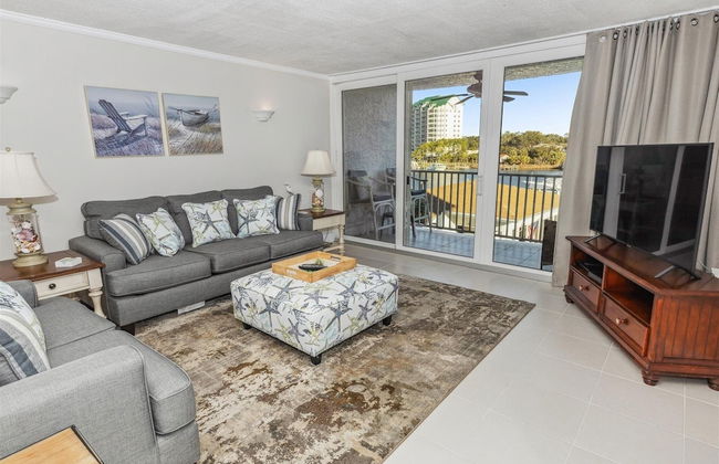 Cute 2 bedroom overlooking Harbor and Tennis Courts Condo by RedAwning - Foto 1