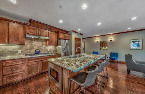 Tahoe Woods 101 at Stateline - Walk to Lake - Foto 17