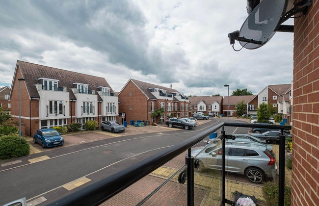 3 Bedroom and 2 Bath House with Balcony - Foto 45