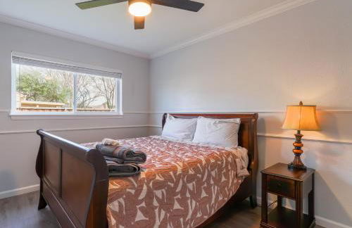 Beautiful home with backyard - Photo 24