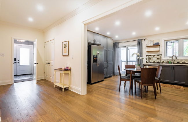 Cheerful 3 bedroom w/ indoor fireplace in Toronto - 02 free parking - Foto 9