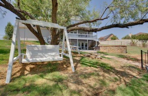 Game Room and Dock Waterfront Granbury Lake Retreat - Foto 37