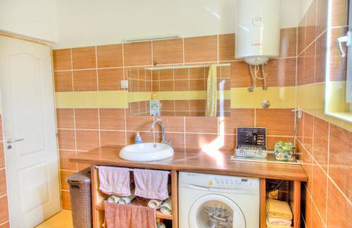 Ema Holiday Home - Foto 24