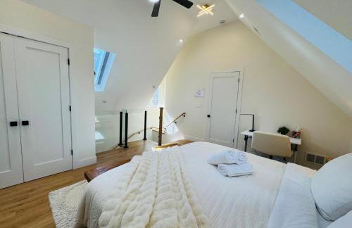 Chic Luxe Spa Retreat Light Filled King Bed Garage - Foto 11