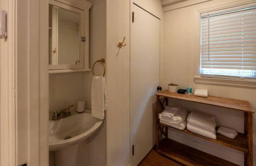 4 BR Sleeps 10 Near UGA & Downtown - Photo 52