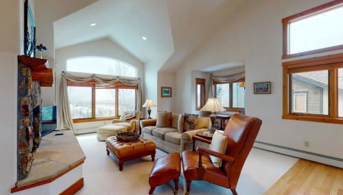 Essence at Arrowhead - Photo 1