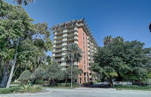 Cute 1 bedroom unit located in Condo Hotel in the heart of Coconut Grove Free Parking - Foto 25