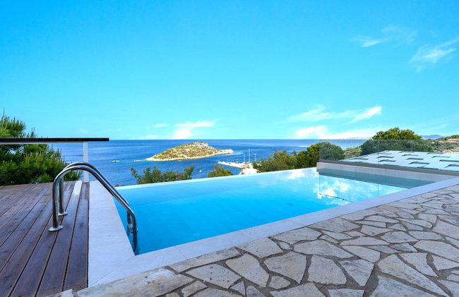 Coastal Paradise Found - Komis' Private Pool Retreat - Foto 7