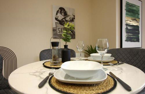 2Bed 2Bath Apartment Nr Old Trafford Parking - Foto 17