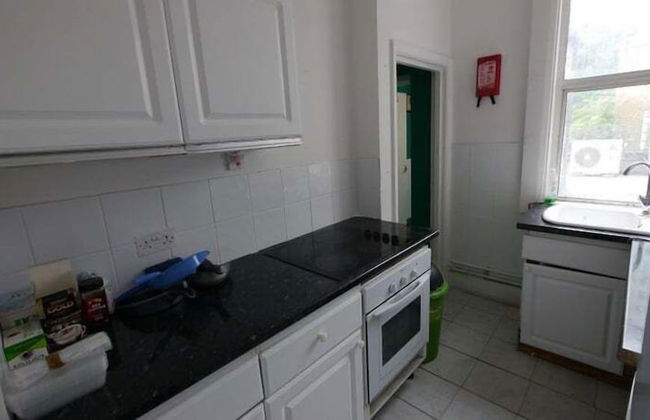 London Airport Comfort - Photo 6