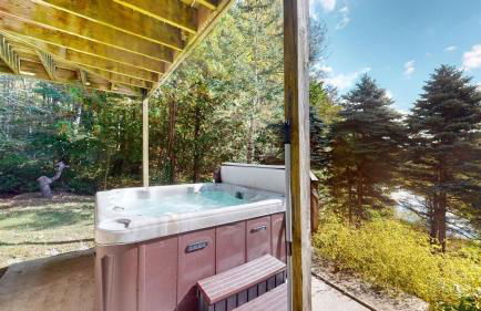 Silver Spring Chalet Brought to you by GetAway Vacations - Foto 2