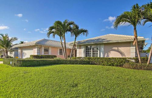 Riviera Beach Home with Pool - Walk to Beaches! - Foto 2