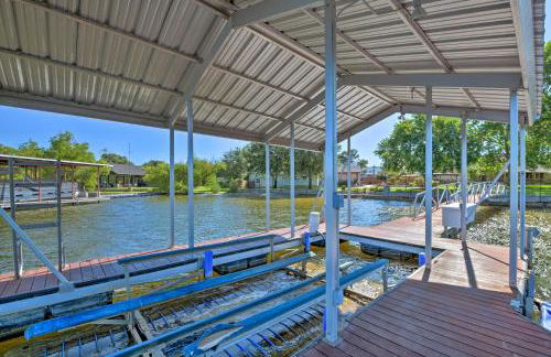 Spacious Granbury Home with Lakefront Outdoor Oasis! - Foto 43