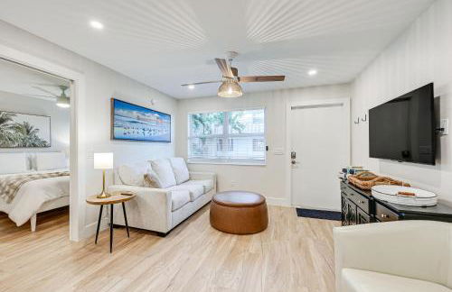 Sleek Coastal Abode 1 Block to Naples Beach! - Photo 6