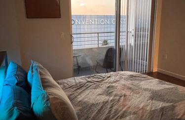 DTLA prime one bedroom steps away from Crypto - Photo 51