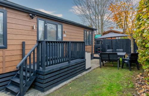 York Family Luxury Cabin with hot tub - Photo 45
