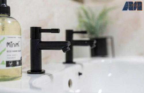 Elegant 2Bed Sleeps 4 With Parking - Foto 30