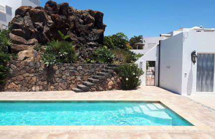 Villa Essence - a unique detached villa with A-C, heated private pool, hottub, gardens, patios and stunning views! - Photo 3