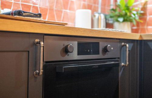 2 The Old Canteen, Two Minute Walk To Beach - Photo 24