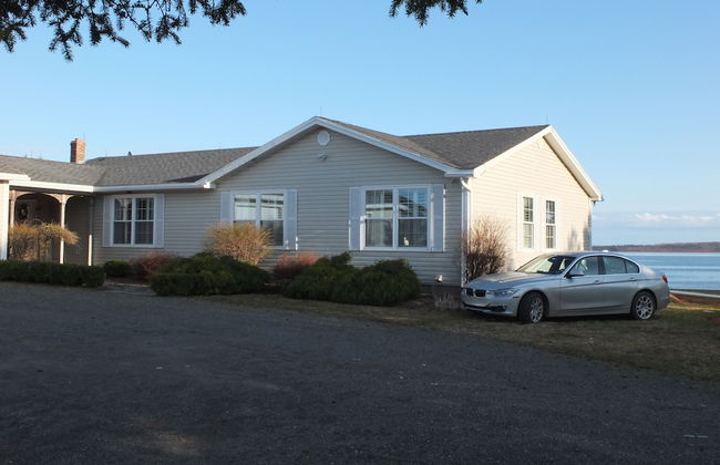 Bluewaters Retreat - Photo 12