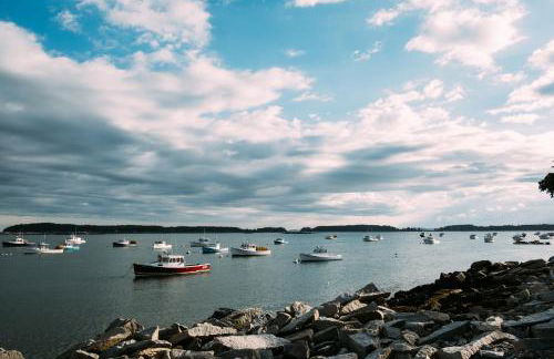 1850s Maine Farmhouse featured in Condé Nast Traveler with 11 Acres Near Water - Foto 76