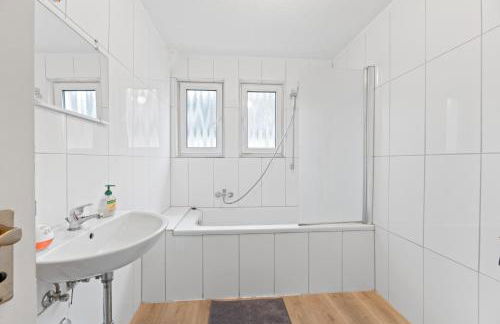 Worker Apartments Oberboihingen near Stuttgart, Nürtingen, Autobahn A8, Parking,Wifi,Smart,Smart TV - Foto 49