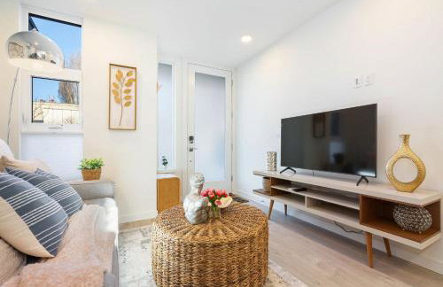 2BR 2BA Capitol Hill Cozy Haven- Rooftop - Foto 33