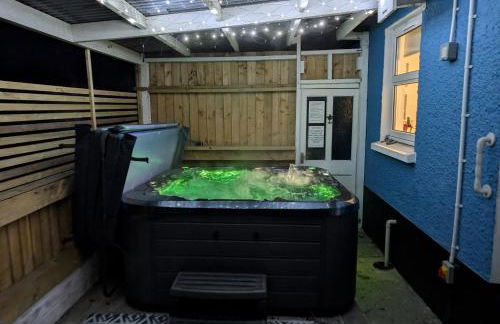 Synod Farm Cottage, 5 Person Hot Tub, Pets Welcome - Photo 43