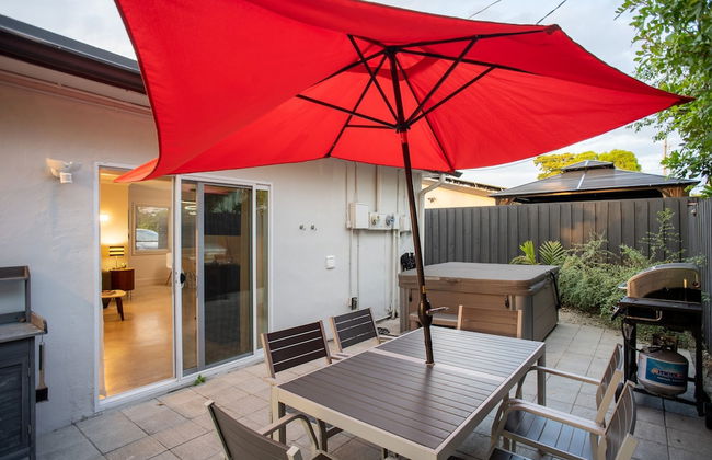 Walk to Wilton Drive - Spacious Quiet Villa 2 HOT TUB - Foto 22