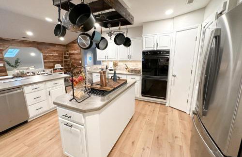 Group House Sleeps 26 THE ATTIC - 2 Miles to Cedar Point - Foto 2