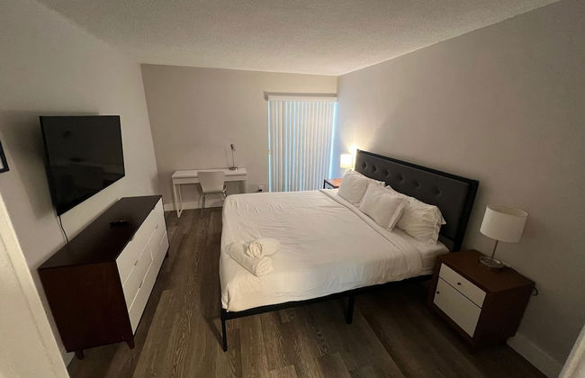 Artrageous on the river By RocketStay - Photo 3