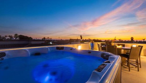 Sunset Serenity by Avantstay Rooftop w/ Hot Tub & Fire Pit, 3 Blocks to Beach! - Foto 2, Other