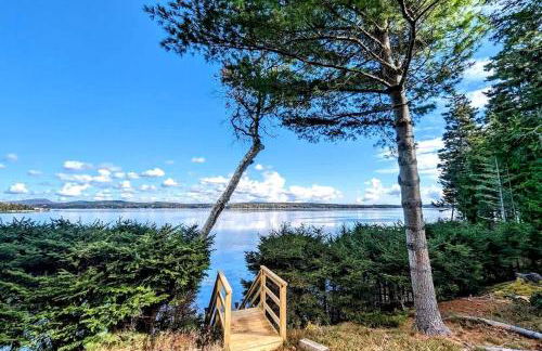 Oceanfront Cottage with Fire Pit & Direct Water Access Near Acadia National Park in Hancock, Maine - Foto 46