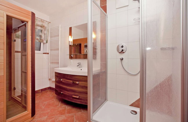 Flat in Mittersill Near Ski Lift - Photo 21