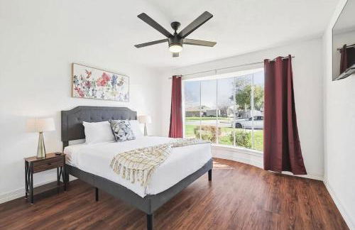 Spacious 4-BR Home Near Allen Outlets & Dining - Foto 2