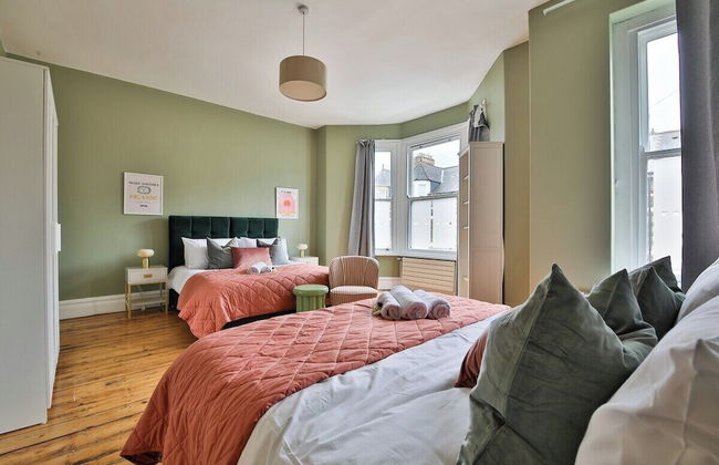 4 Bed House with Pool Table & Parking - Foto 28