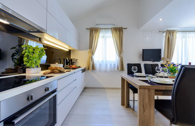 Holiday Home with Private heated Pool, Sea view & Basketball Court - Foto 10