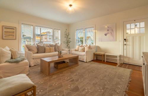 Roof Top Deck Near the Beach Dog Friendly - Photo 1